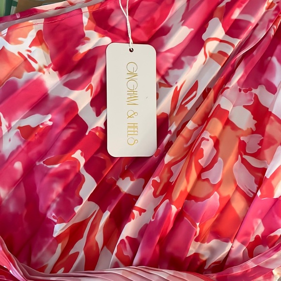 Gingham and Heels One shoulder midi - floral - Picture 2 of 14